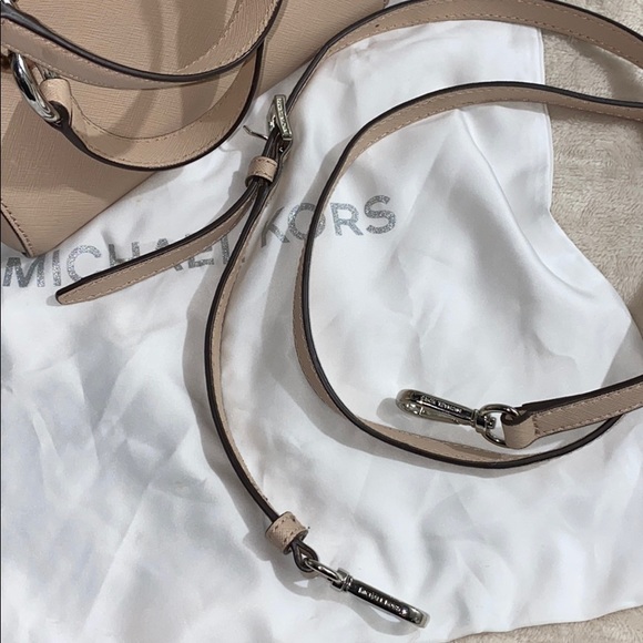 AUTHENTIC MICHAEL KORS! - Picture 8 of 8